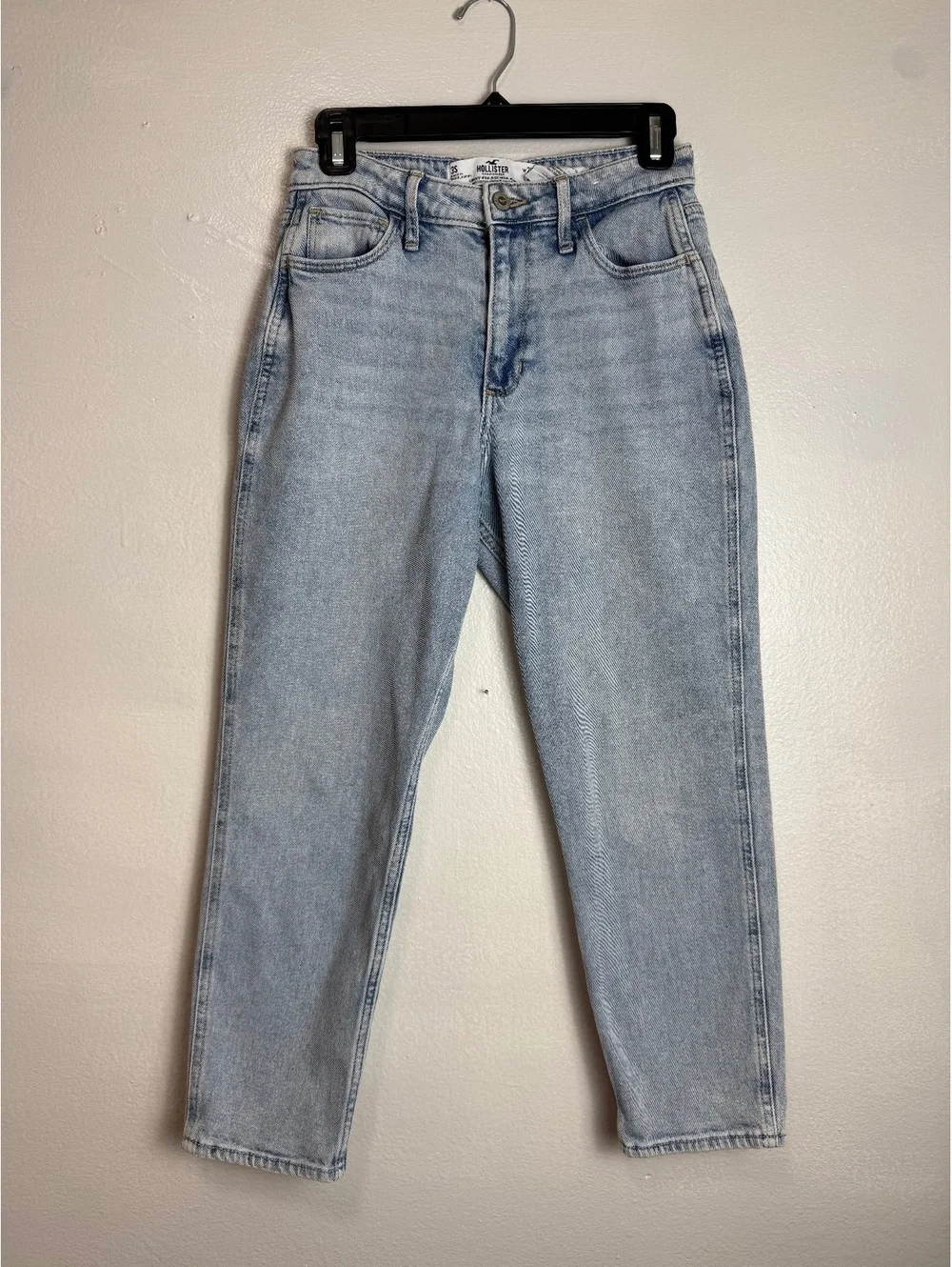 Hollister Curvy High-Rise Mom Jeans Light Wash Size 3S W26 L25